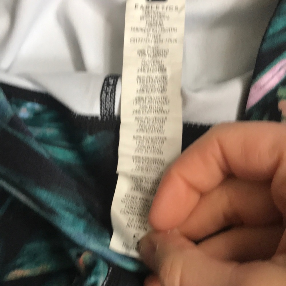 Fabletics Workout Capris Size Small - image 2